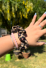 Load image into Gallery viewer, Scrunchies